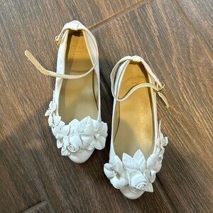 Janie & Jack Girl white never worn shoes size 1